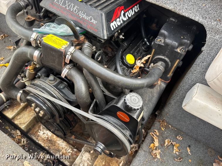 image for item FB0518 1993 Regal 202SE boat