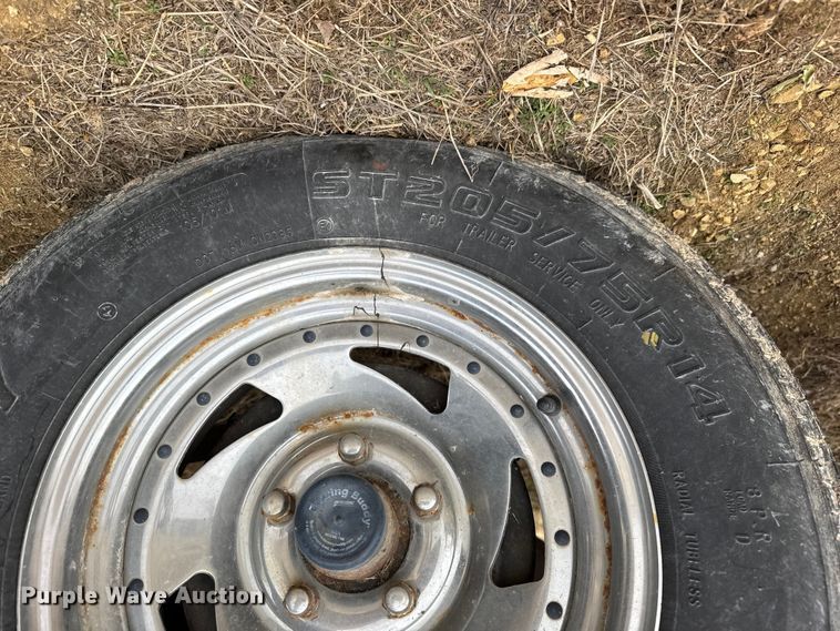 image for item FB0518 1993 Regal 202SE boat