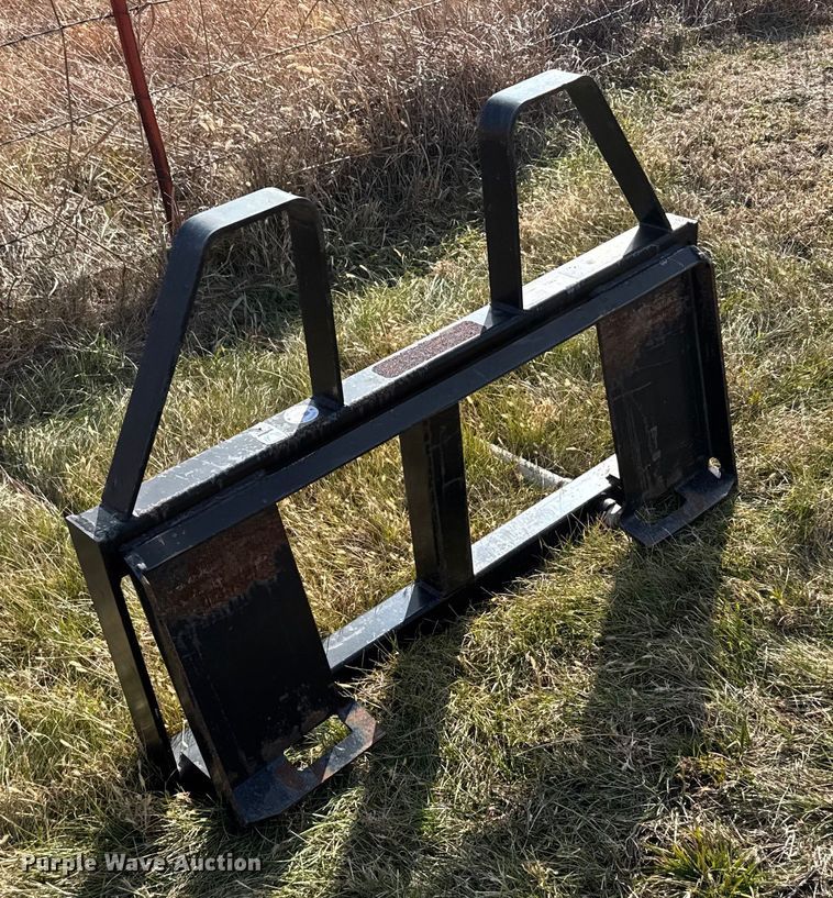 image for item FB0519 Skid steer bale spear