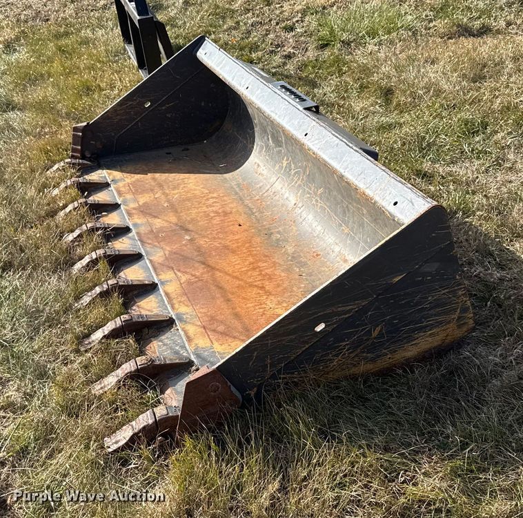 image for item FB0520 Skid steer bucket
