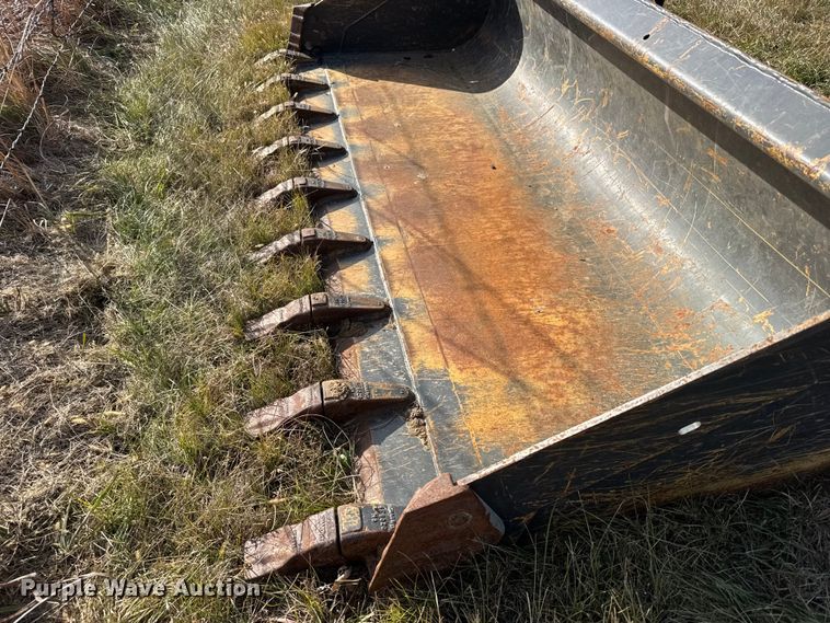 image for item FB0520 Skid steer bucket