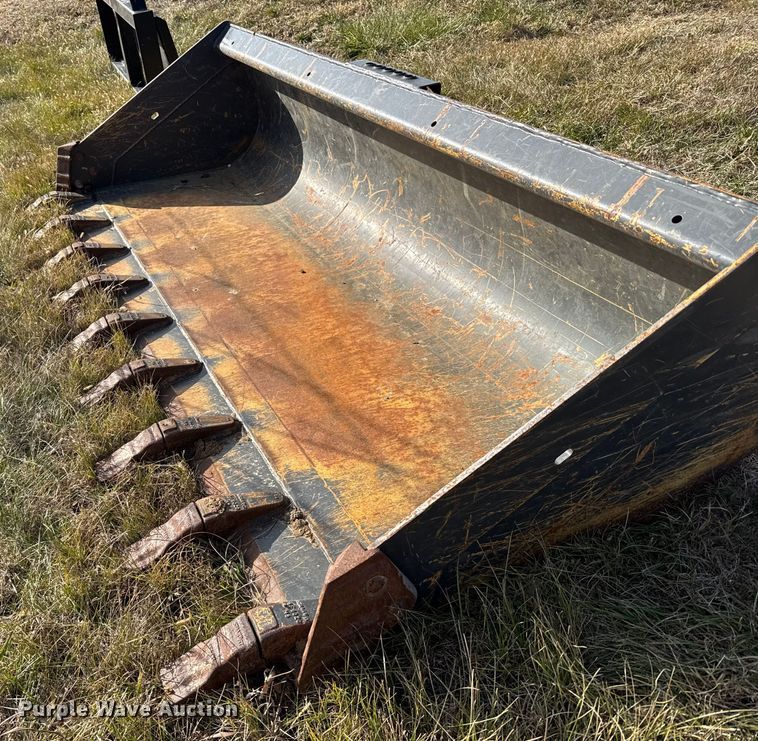 image for item FB0520 Skid steer bucket