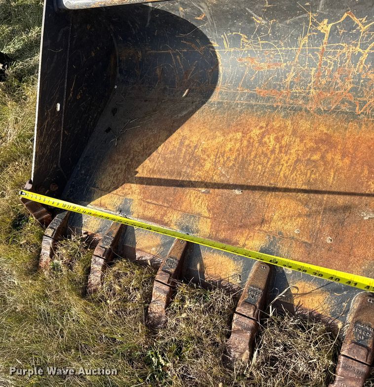 image for item FB0520 Skid steer bucket