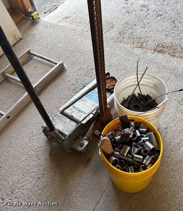 image for item FB0525 Tools