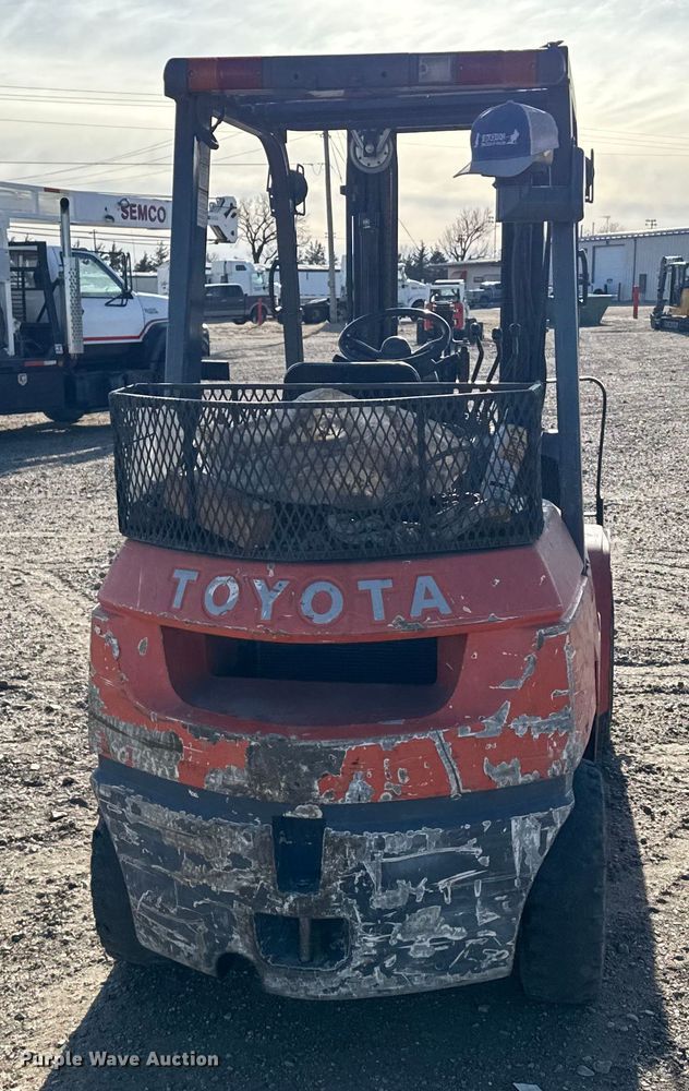 image for item FB0623 Toyota 7FGU30 forklift