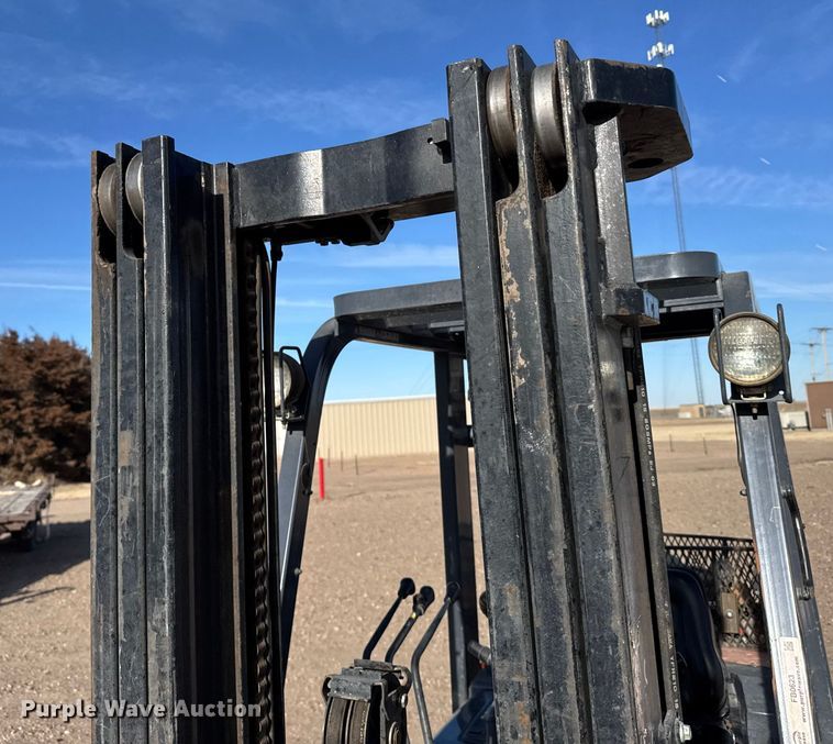 image for item FB0623 Toyota 7FGU30 forklift