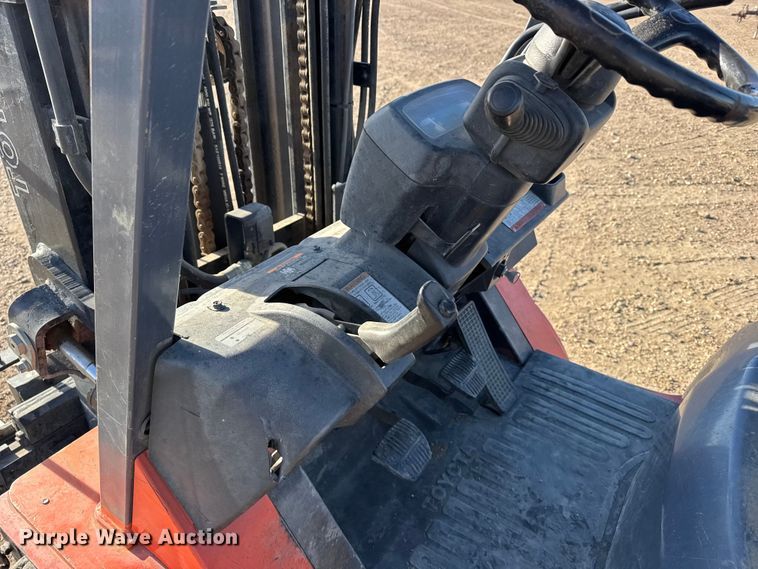 image for item FB0623 Toyota 7FGU30 forklift