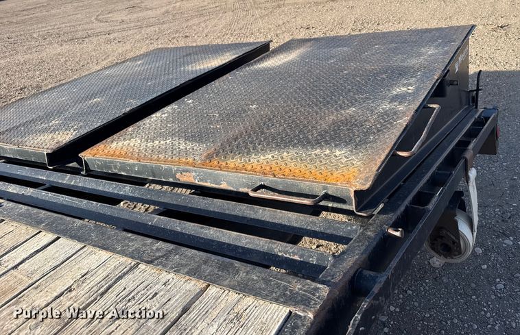 image for item FB0629 2016 PJ equipment trailer