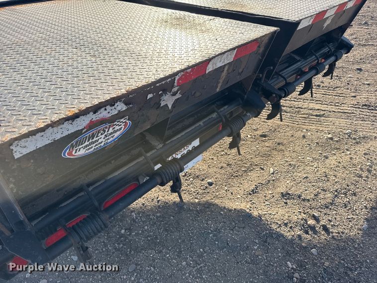 image for item FB0629 2016 PJ equipment trailer