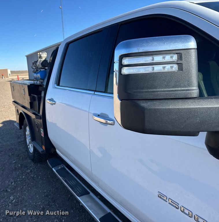 image for item FB0631 2024 Chevrolet Silverado 2500HD Crew Cab flatbed pickup truck