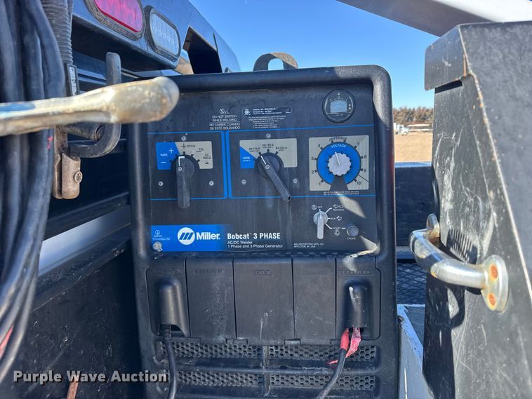 image for item FB0631 2024 Chevrolet Silverado 2500HD Crew Cab flatbed pickup truck