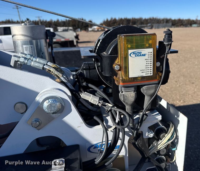 image for item FB0631 2024 Chevrolet Silverado 2500HD Crew Cab flatbed pickup truck