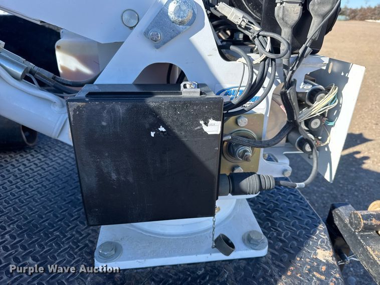 image for item FB0631 2024 Chevrolet Silverado 2500HD Crew Cab flatbed pickup truck