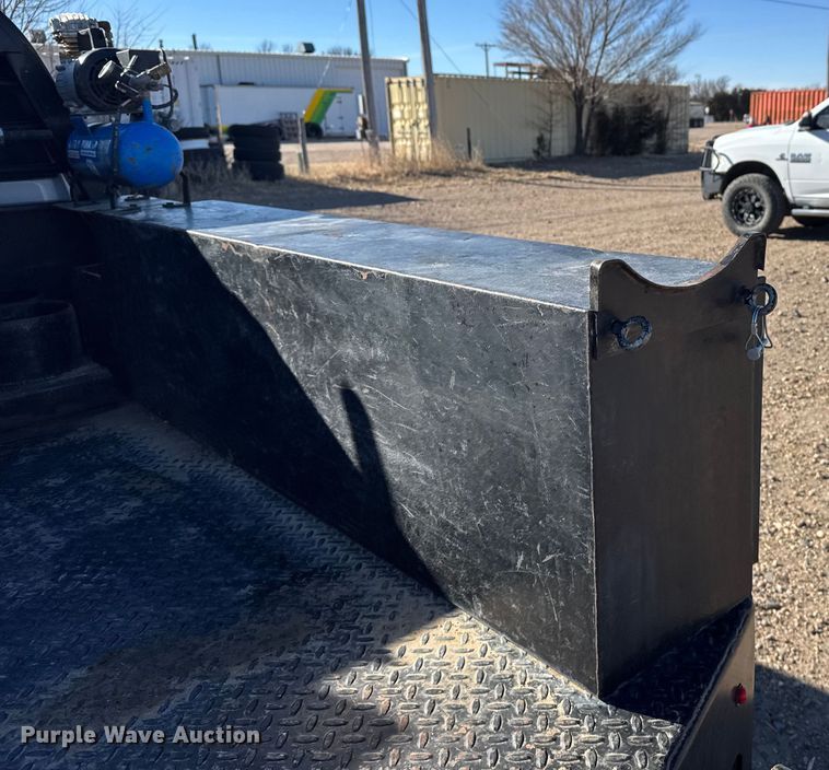 image for item FB0631 2024 Chevrolet Silverado 2500HD Crew Cab flatbed pickup truck