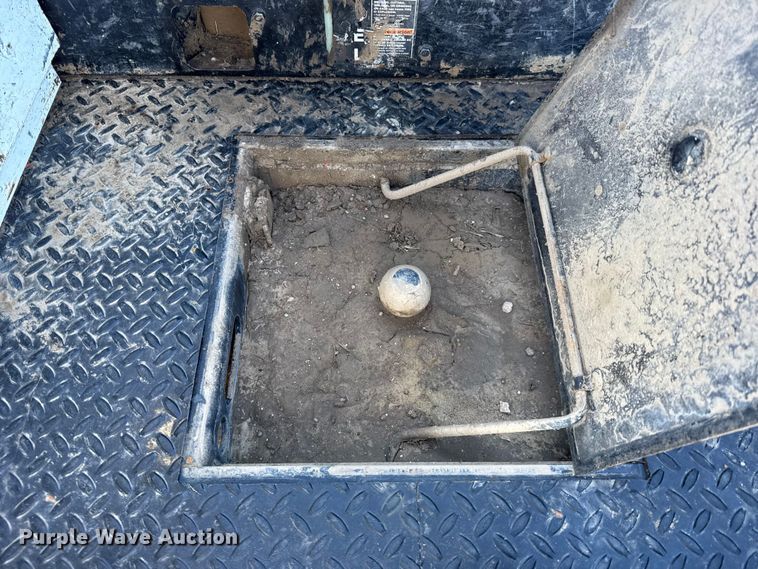 image for item FB0631 2024 Chevrolet Silverado 2500HD Crew Cab flatbed pickup truck