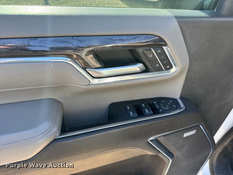 image for item FB0631 2024 Chevrolet Silverado 2500HD Crew Cab flatbed pickup truck