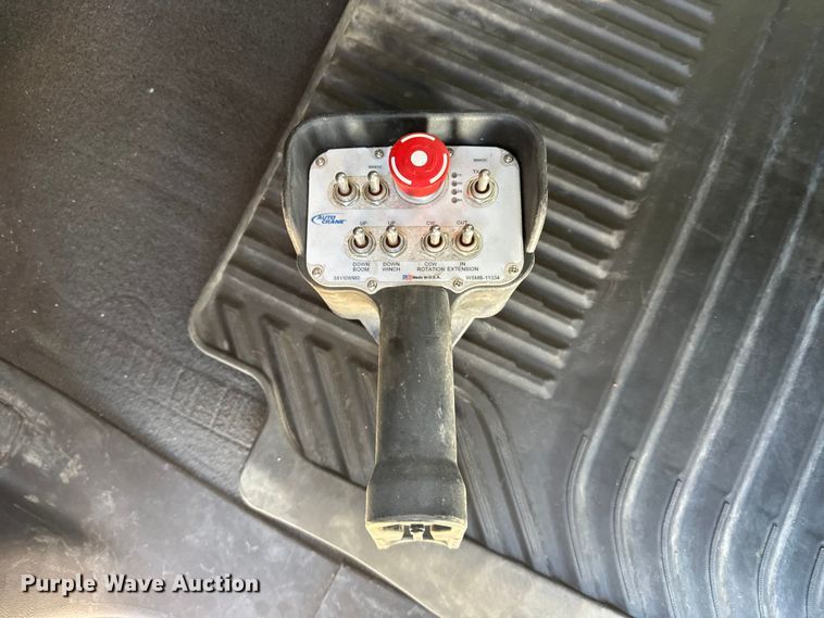 image for item FB0631 2024 Chevrolet Silverado 2500HD Crew Cab flatbed pickup truck