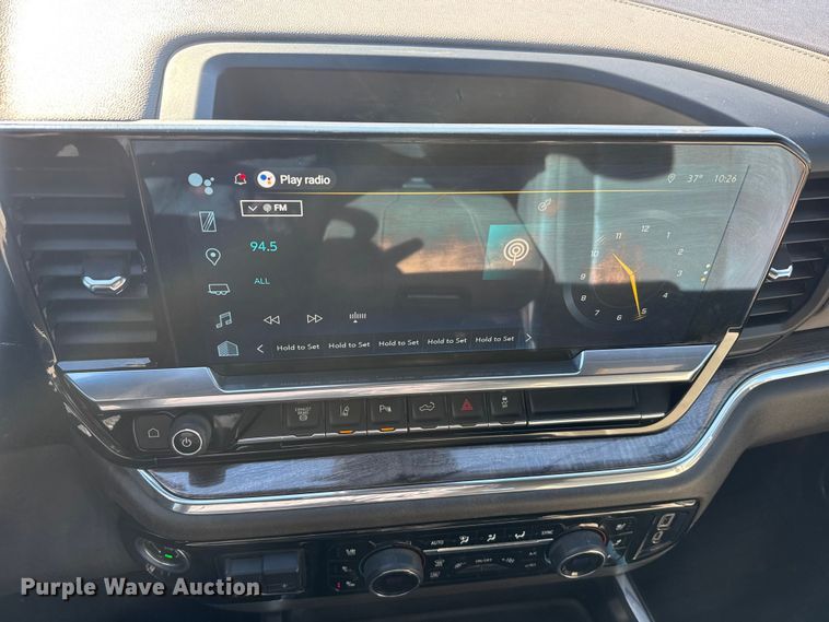 image for item FB0631 2024 Chevrolet Silverado 2500HD Crew Cab flatbed pickup truck