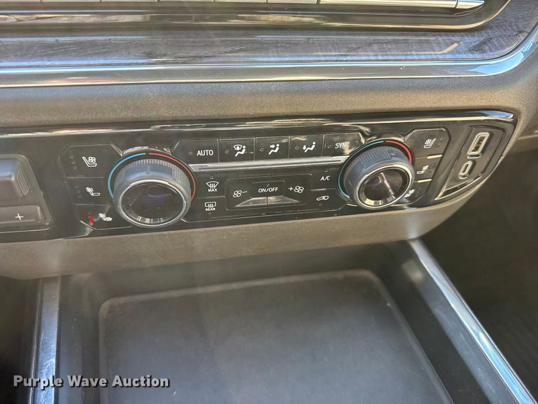 image for item FB0631 2024 Chevrolet Silverado 2500HD Crew Cab flatbed pickup truck