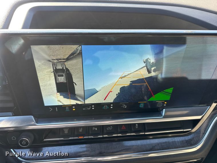 image for item FB0631 2024 Chevrolet Silverado 2500HD Crew Cab flatbed pickup truck