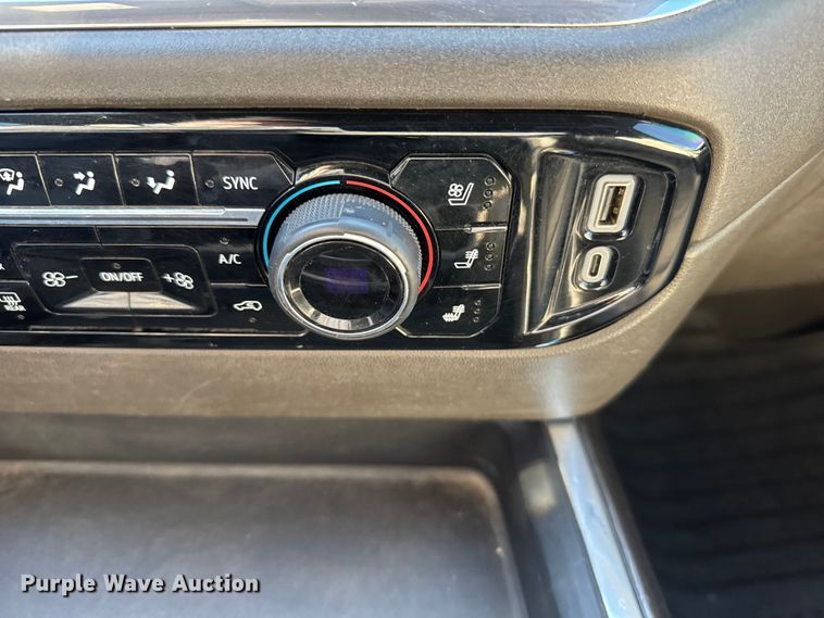 image for item FB0631 2024 Chevrolet Silverado 2500HD Crew Cab flatbed pickup truck