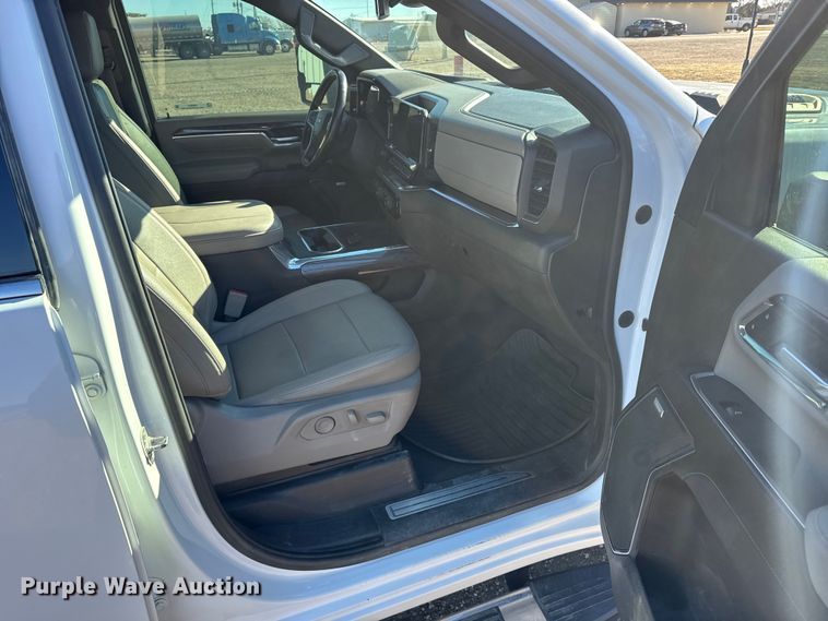 image for item FB0631 2024 Chevrolet Silverado 2500HD Crew Cab flatbed pickup truck