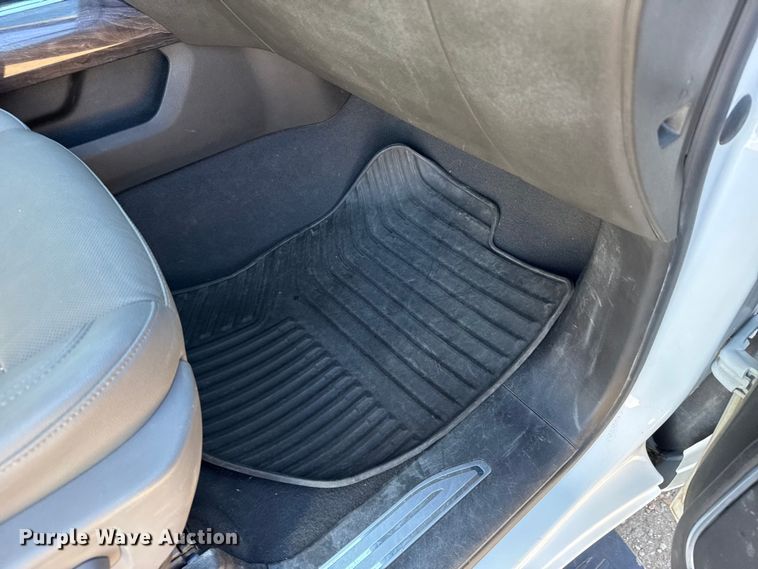 image for item FB0631 2024 Chevrolet Silverado 2500HD Crew Cab flatbed pickup truck