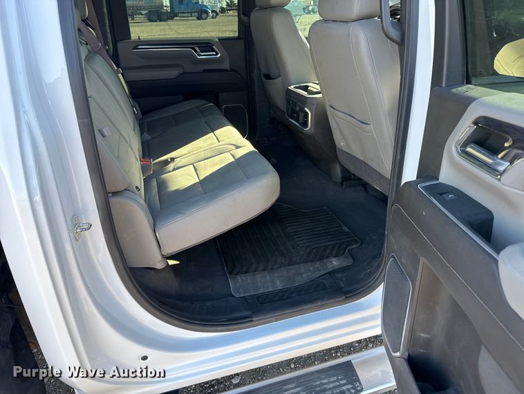 image for item FB0631 2024 Chevrolet Silverado 2500HD Crew Cab flatbed pickup truck