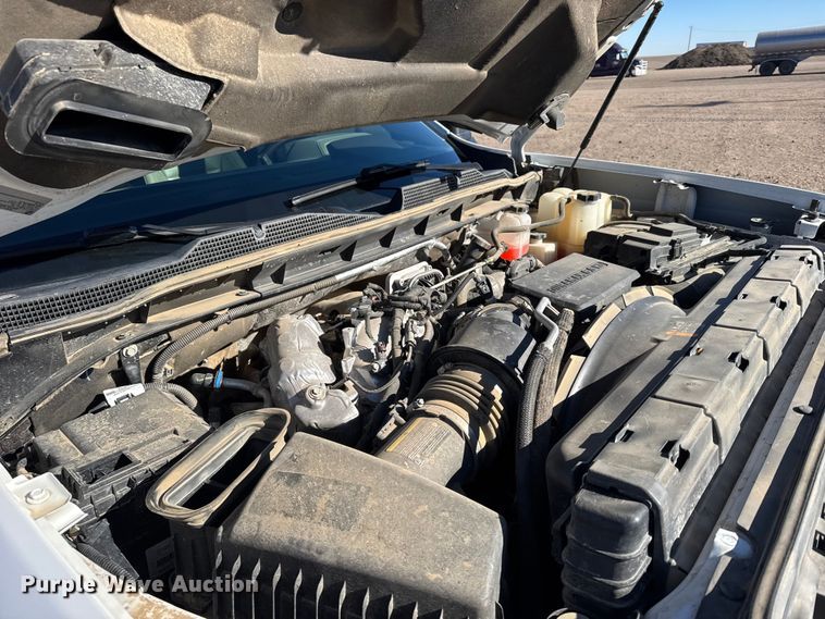 image for item FB0631 2024 Chevrolet Silverado 2500HD Crew Cab flatbed pickup truck