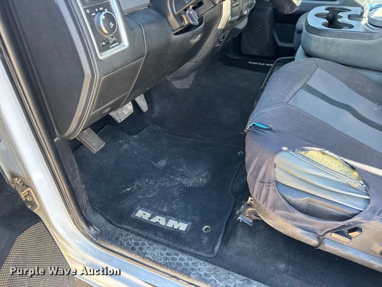 image for item FB0632 2017 RAM 3500 Crew Cab flatbed pickup truck