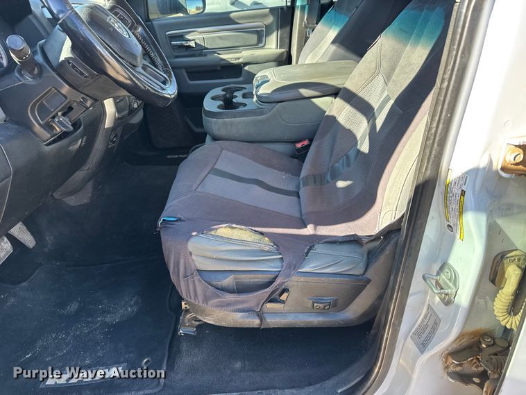 image for item FB0632 2017 RAM 3500 Crew Cab flatbed pickup truck