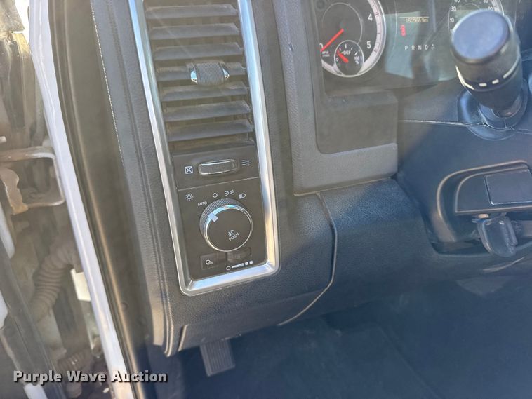 image for item FB0632 2017 RAM 3500 Crew Cab flatbed pickup truck