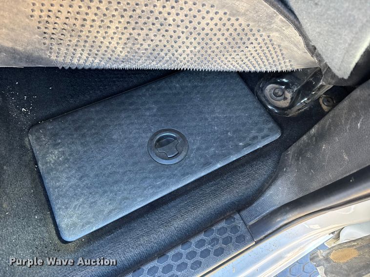 image for item FB0632 2017 RAM 3500 Crew Cab flatbed pickup truck