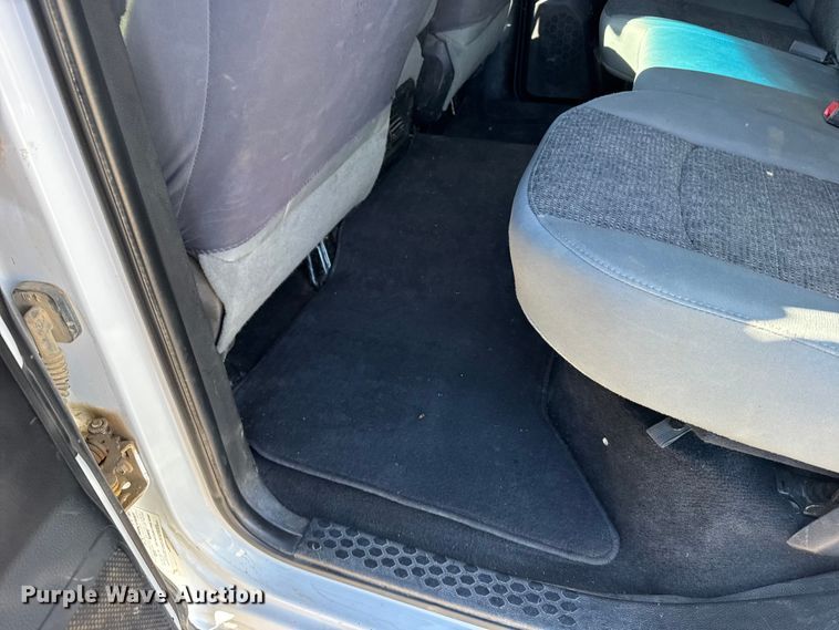 image for item FB0632 2017 RAM 3500 Crew Cab flatbed pickup truck