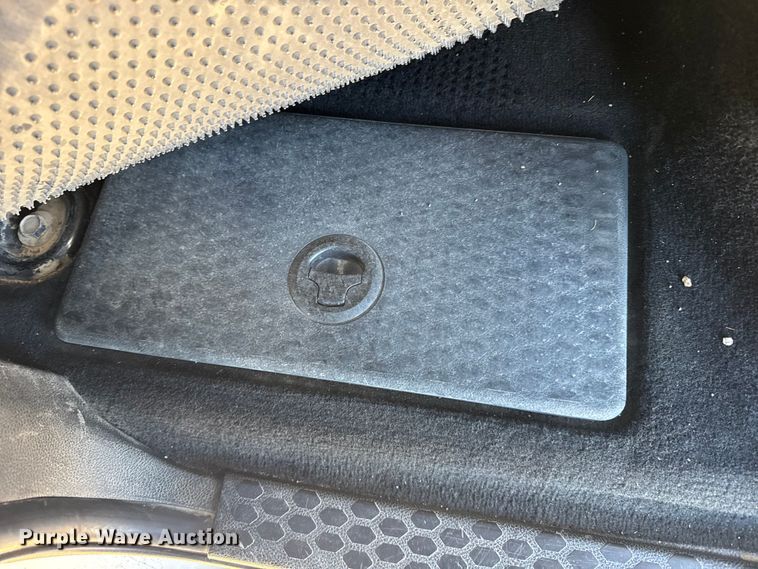 image for item FB0632 2017 RAM 3500 Crew Cab flatbed pickup truck