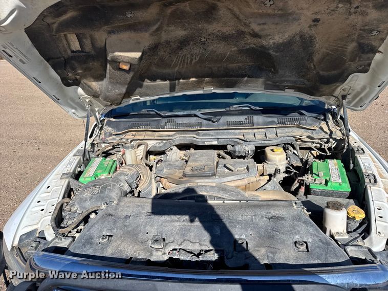 image for item FB0632 2017 RAM 3500 Crew Cab flatbed pickup truck