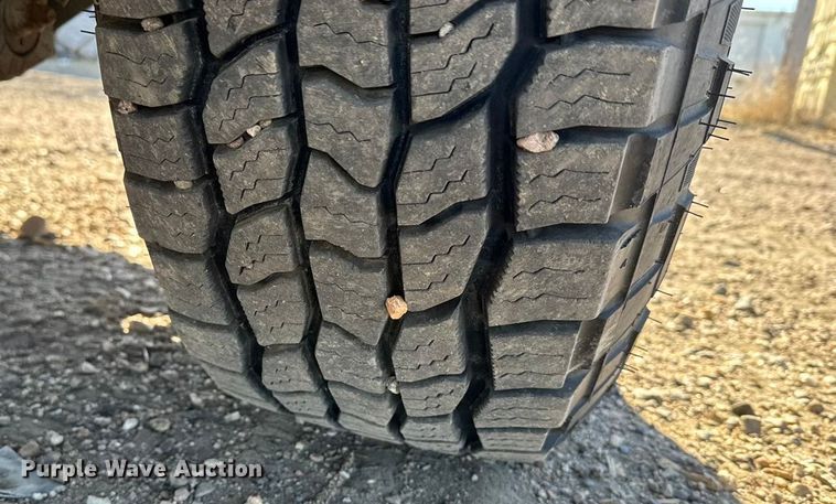 image for item FB0632 2017 RAM 3500 Crew Cab flatbed pickup truck