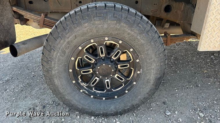 image for item FB0632 2017 RAM 3500 Crew Cab flatbed pickup truck