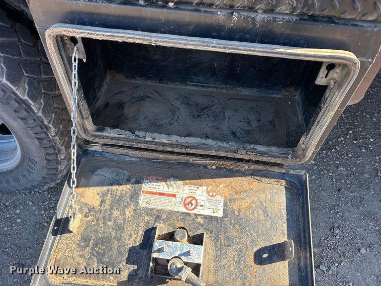 image for item FB0633 2022 Chevrolet Silverado 3500HD Crew Cab flatbed pickup truck