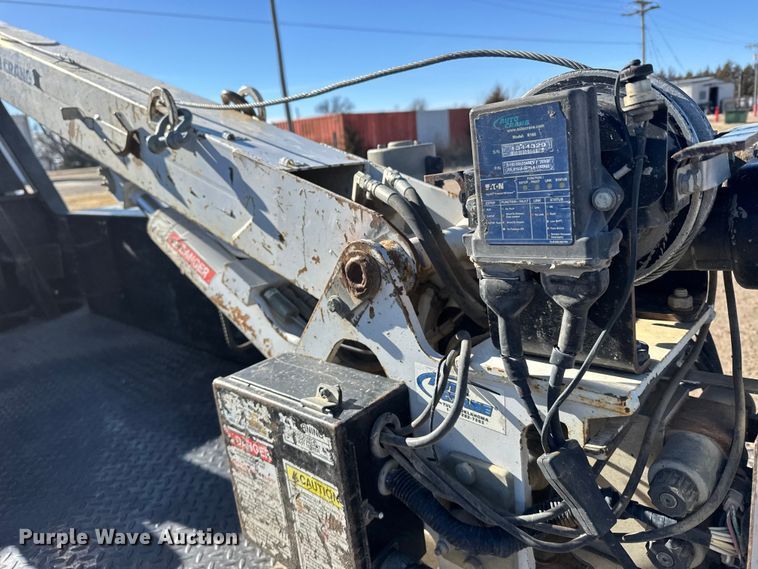 image for item FB0633 2022 Chevrolet Silverado 3500HD Crew Cab flatbed pickup truck