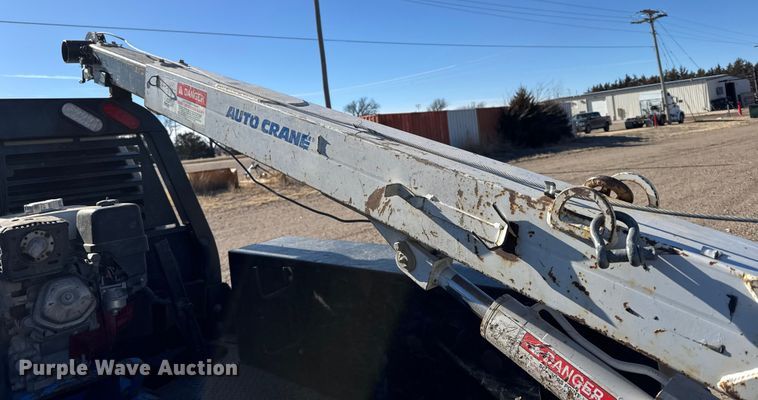 image for item FB0633 2022 Chevrolet Silverado 3500HD Crew Cab flatbed pickup truck