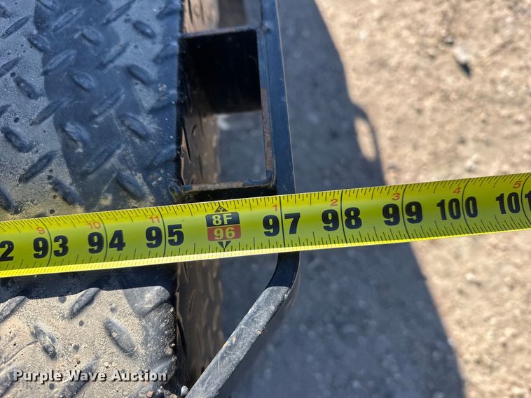 image for item FB0633 2022 Chevrolet Silverado 3500HD Crew Cab flatbed pickup truck