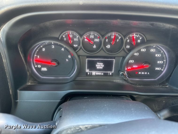 image for item FB0633 2022 Chevrolet Silverado 3500HD Crew Cab flatbed pickup truck