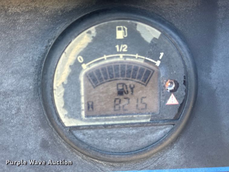 image for item FB0633 2022 Chevrolet Silverado 3500HD Crew Cab flatbed pickup truck