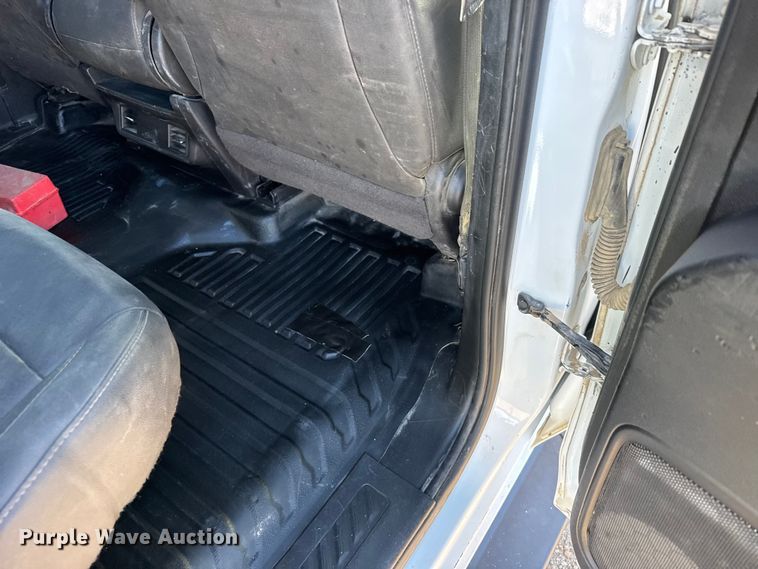 image for item FB0633 2022 Chevrolet Silverado 3500HD Crew Cab flatbed pickup truck