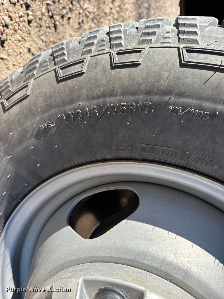 image for item FB0633 2022 Chevrolet Silverado 3500HD Crew Cab flatbed pickup truck