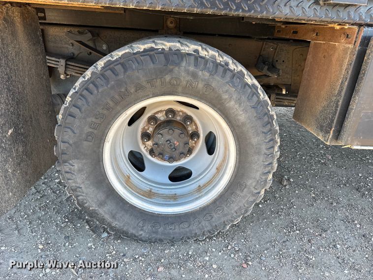 image for item FB0633 2022 Chevrolet Silverado 3500HD Crew Cab flatbed pickup truck