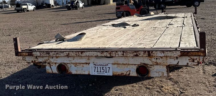 image for item FB0644 1978 BANK UT Trailer flatbed trailer