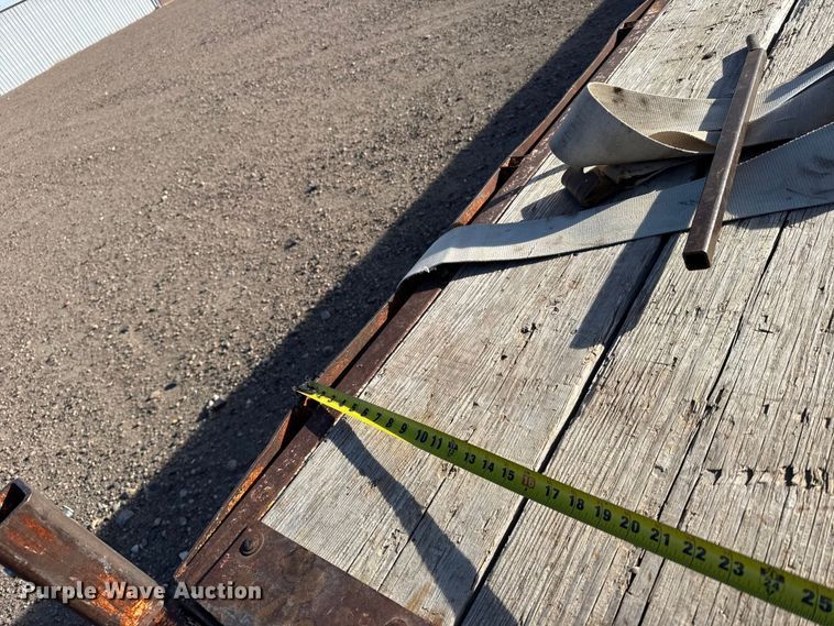 image for item FB0644 1978 BANK UT Trailer flatbed trailer