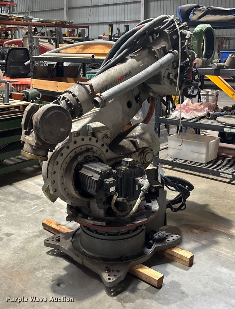 image for item FB0669 Moto Man HP165 robot